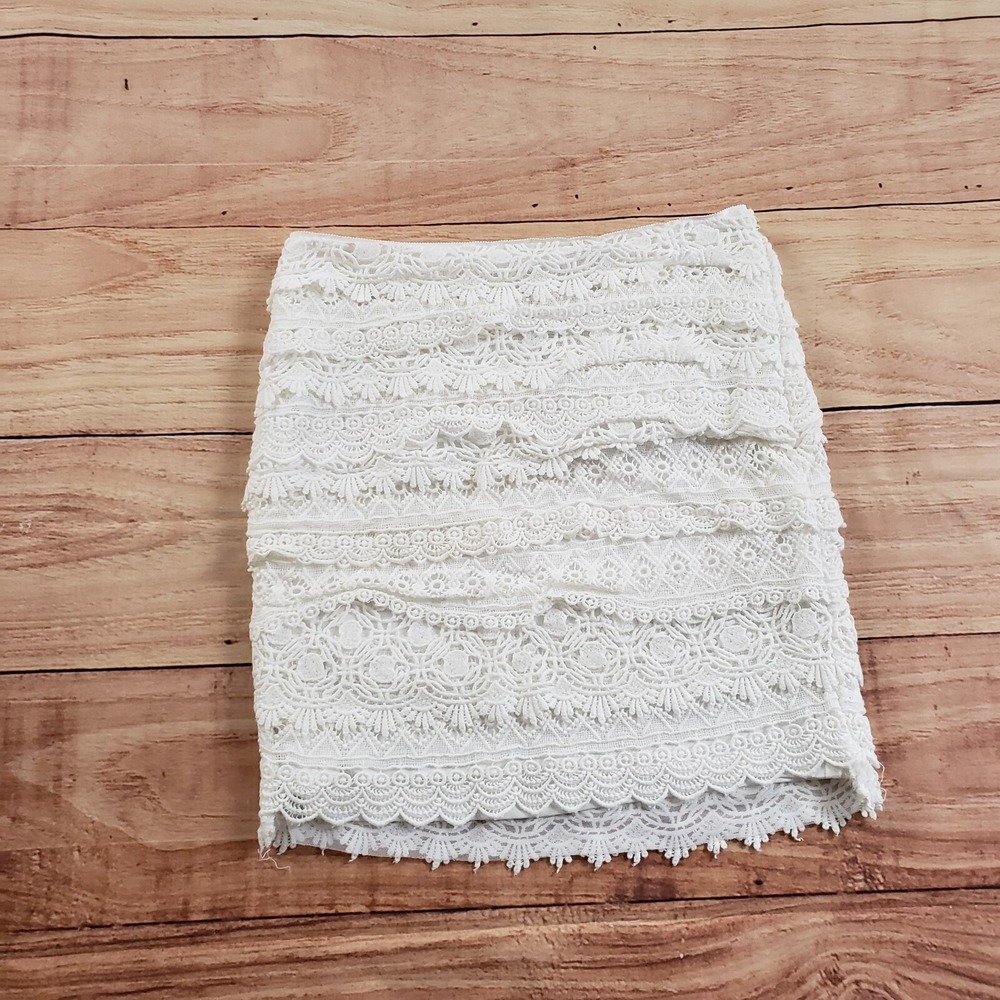 White House Black Market Skirt Womens 0 White Mini Short Tiered Crochet Ladies